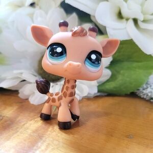 Littlest Pet Shop LPS #1610 Giraffe Cream Brown Blue Eyes 2007